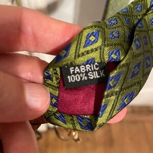 Oscar de la Renta 100% silk Tie